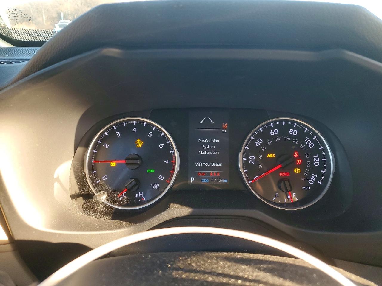 2021 TOYOTA RAV4 XLE photo 9