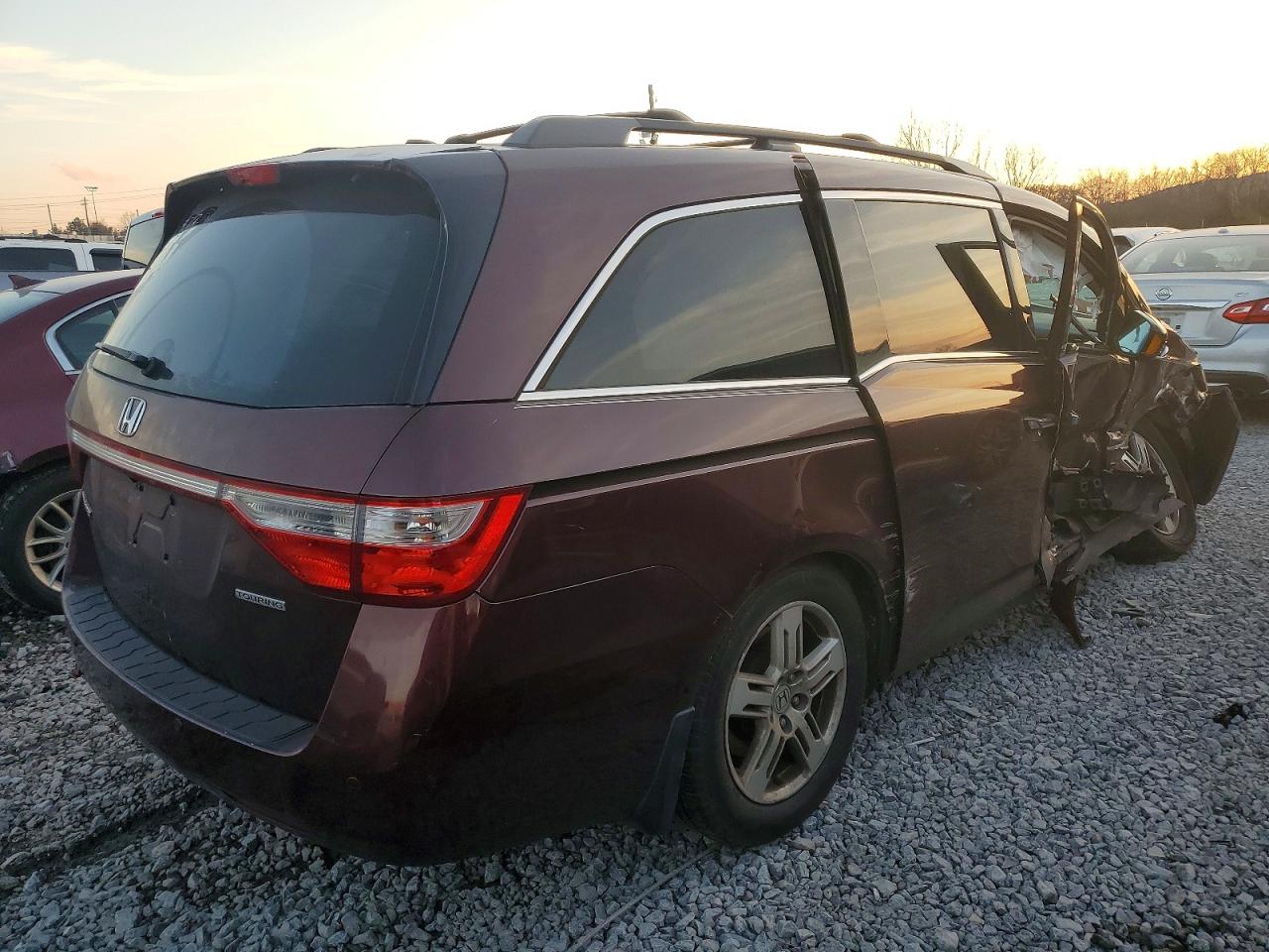 2012 HONDA ODYSSEY TOURING photo 3