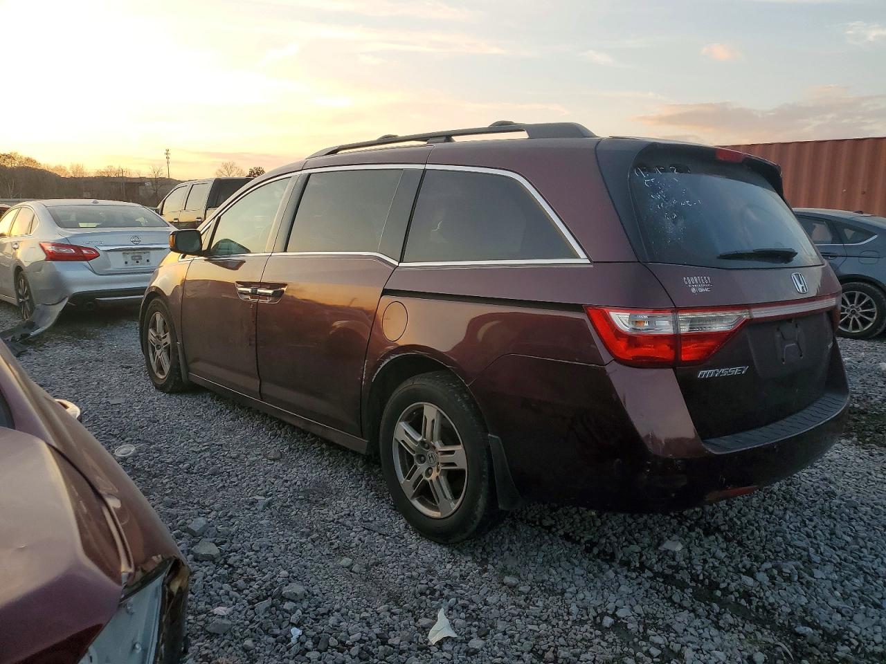 2012 HONDA ODYSSEY TOURING photo 2