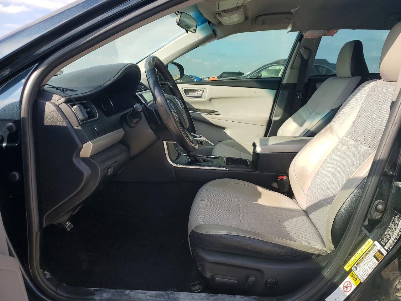 2016 TOYOTA CAMRY LE photo 19