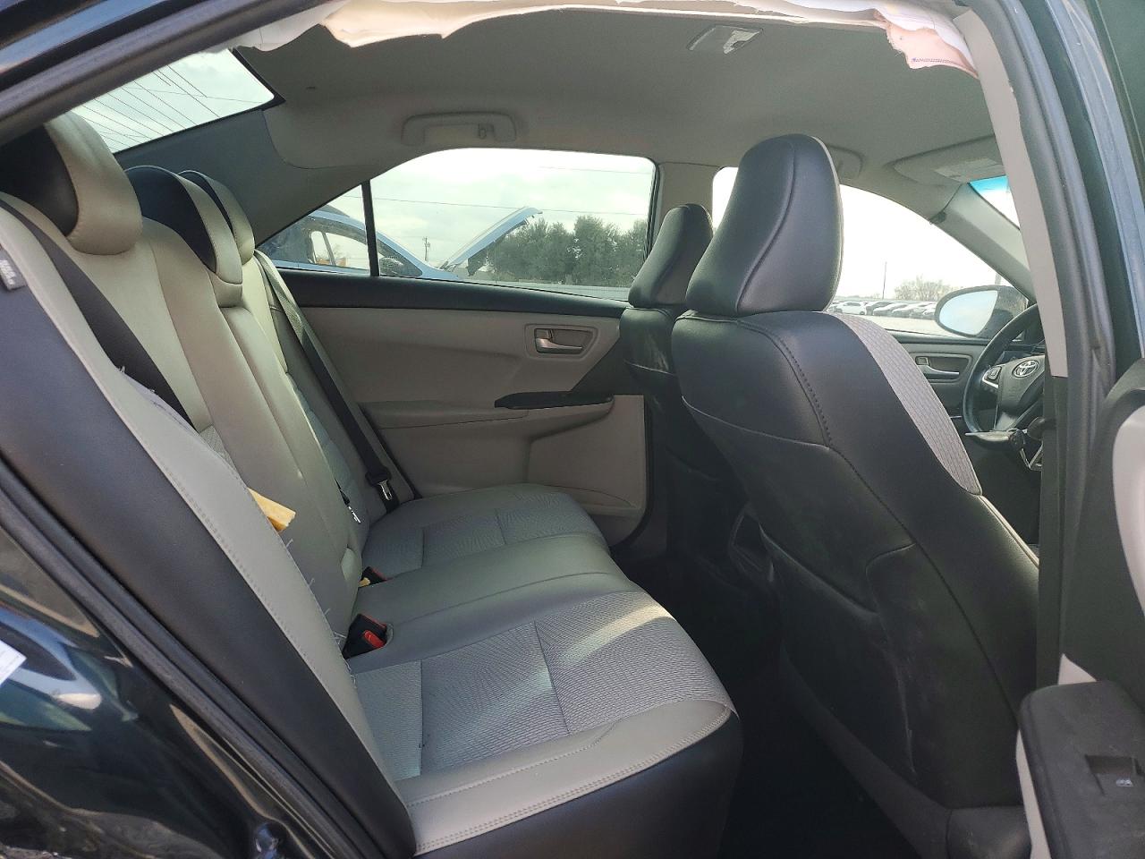 2016 TOYOTA CAMRY LE photo 28