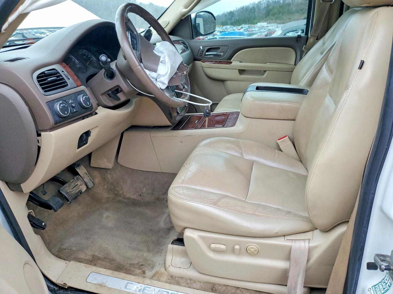 2011 CHEVROLET TAHOE K1500 LTZ photo 7