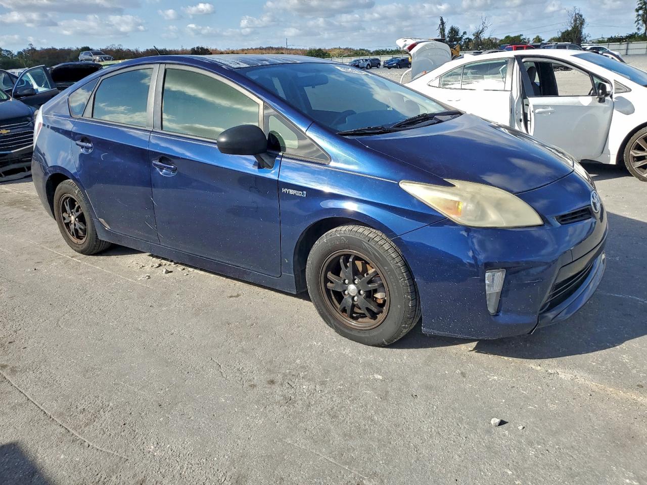 2012 TOYOTA PRIUS photo 4