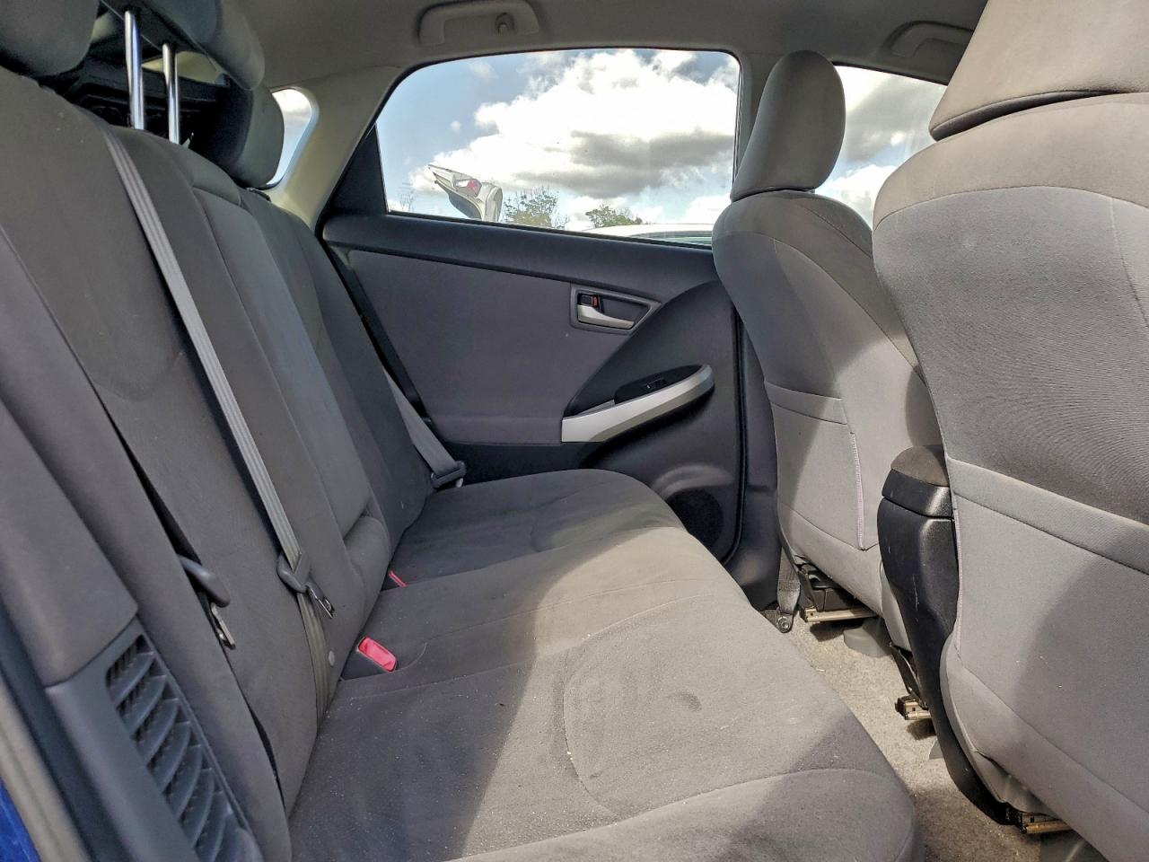 2012 TOYOTA PRIUS photo 10