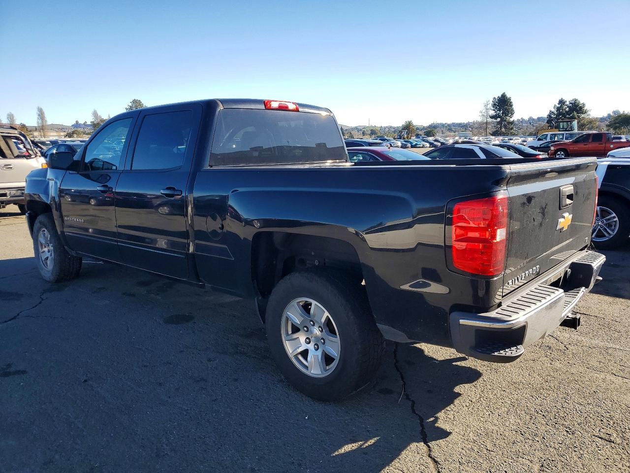 2017 CHEVROLET SILVERADO C1500 LT photo 2