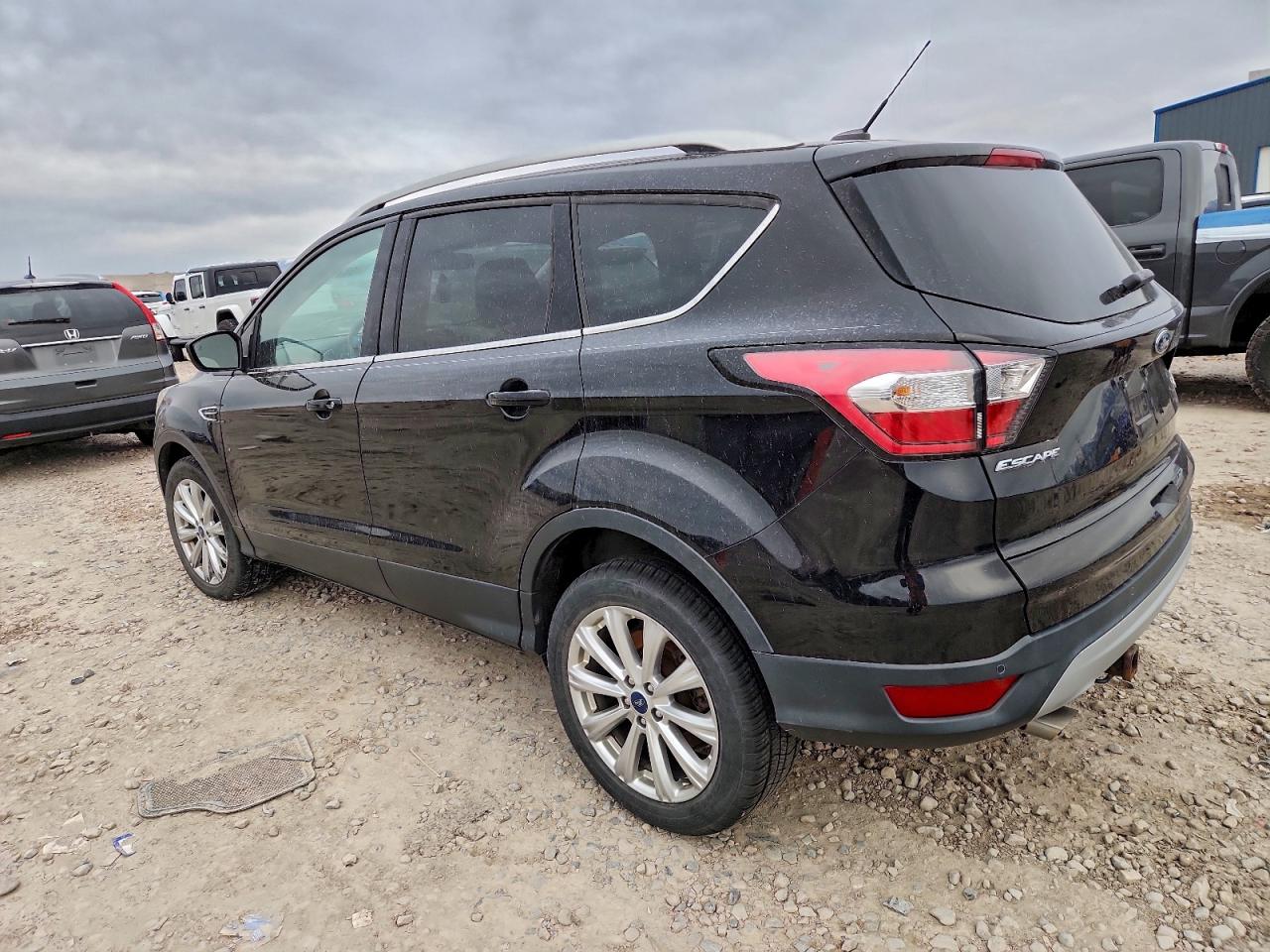 2017 FORD ESCAPE TITANIUM photo 2