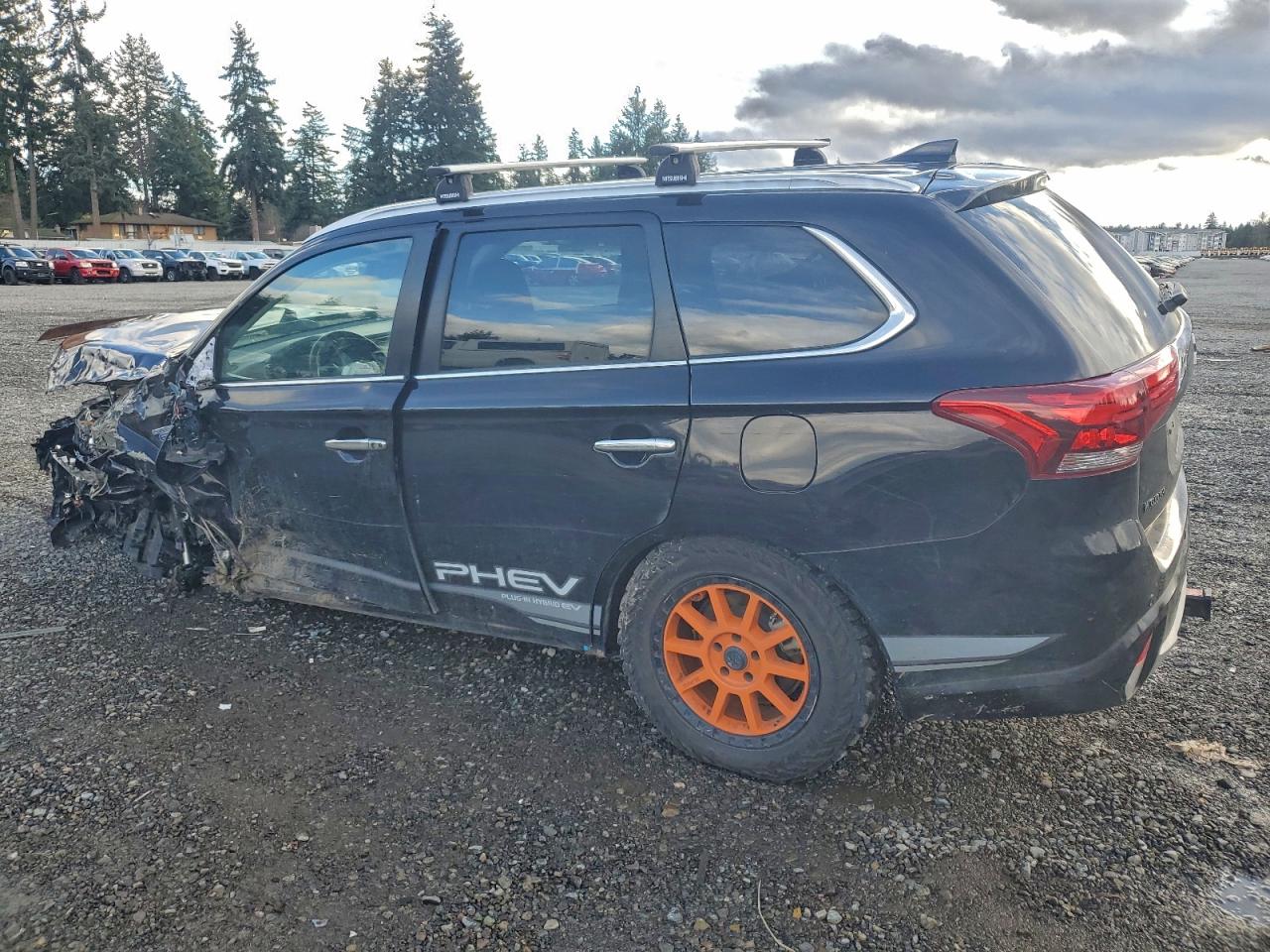 2018 MITSUBISHI OUTLANDER SE photo 2