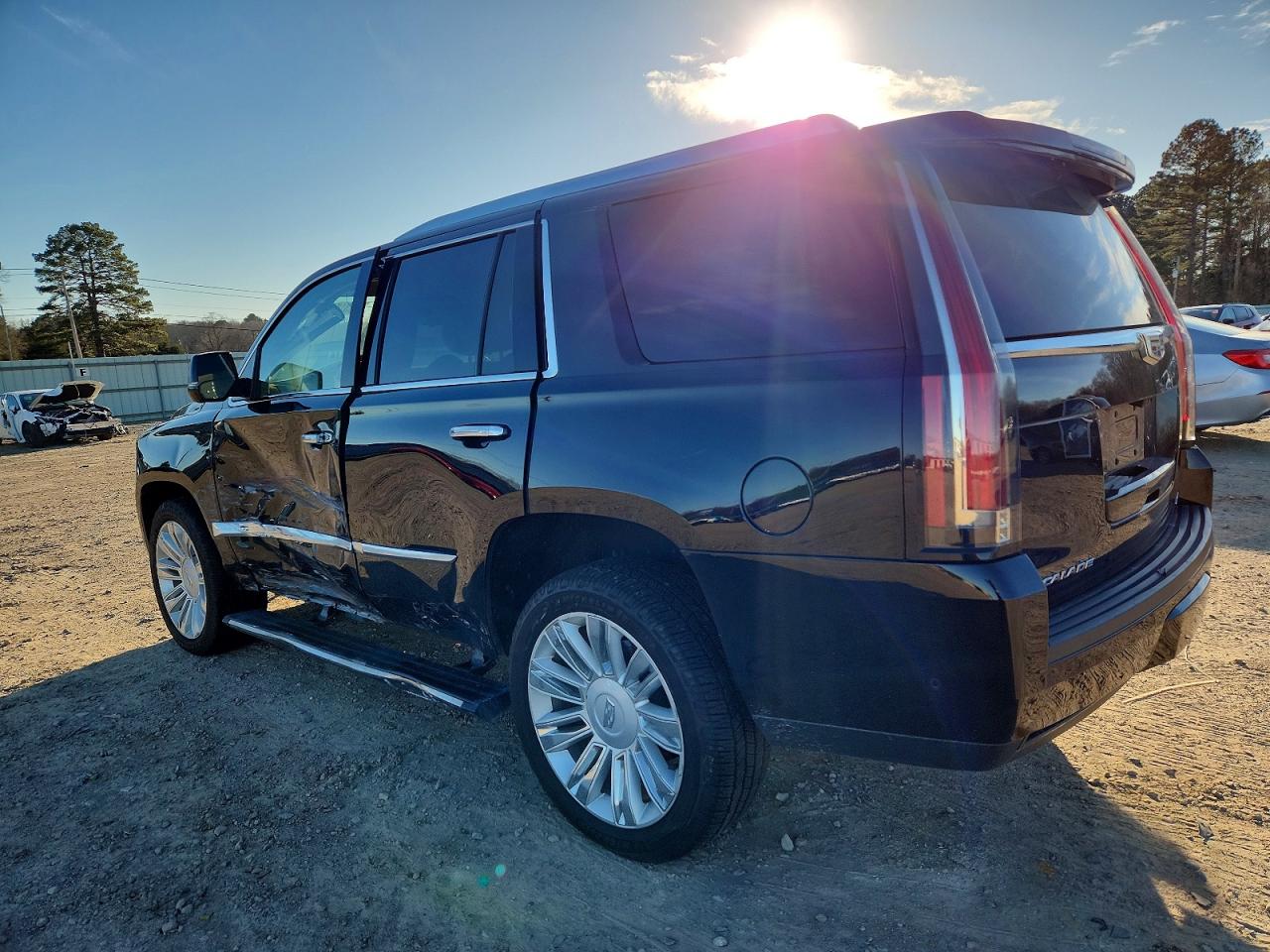 2020 CADILLAC ESCALADE PLATINUM photo 2