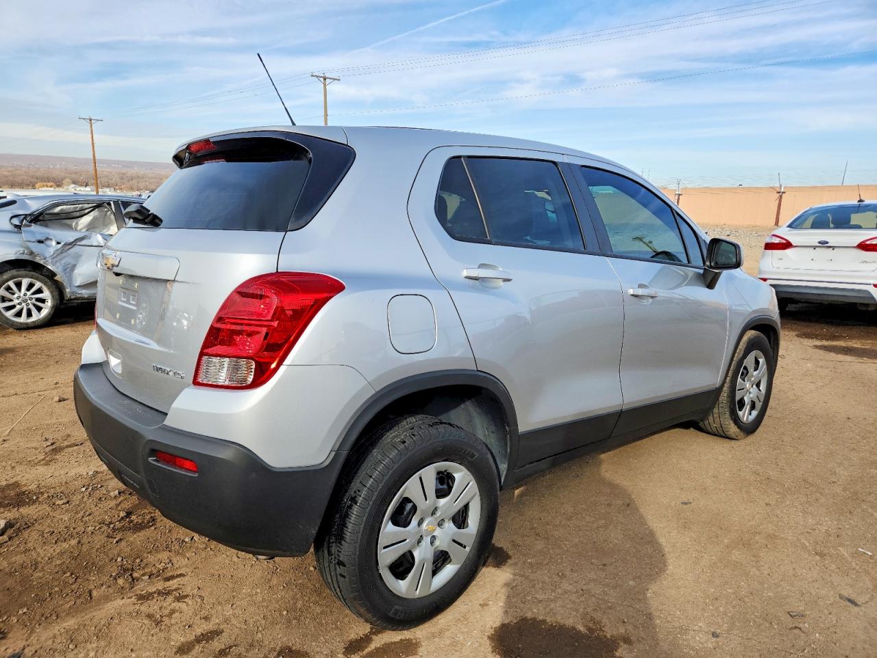 2015 CHEVROLET TRAX LS photo 3