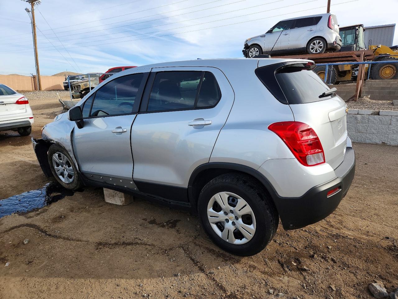 2015 CHEVROLET TRAX LS photo 2