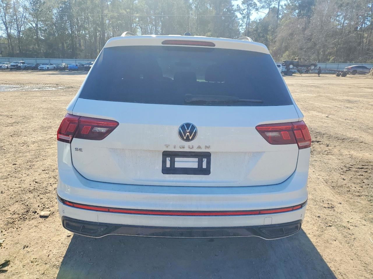 2024 VOLKSWAGEN TIGUAN SE R-LINE BLACK photo 6
