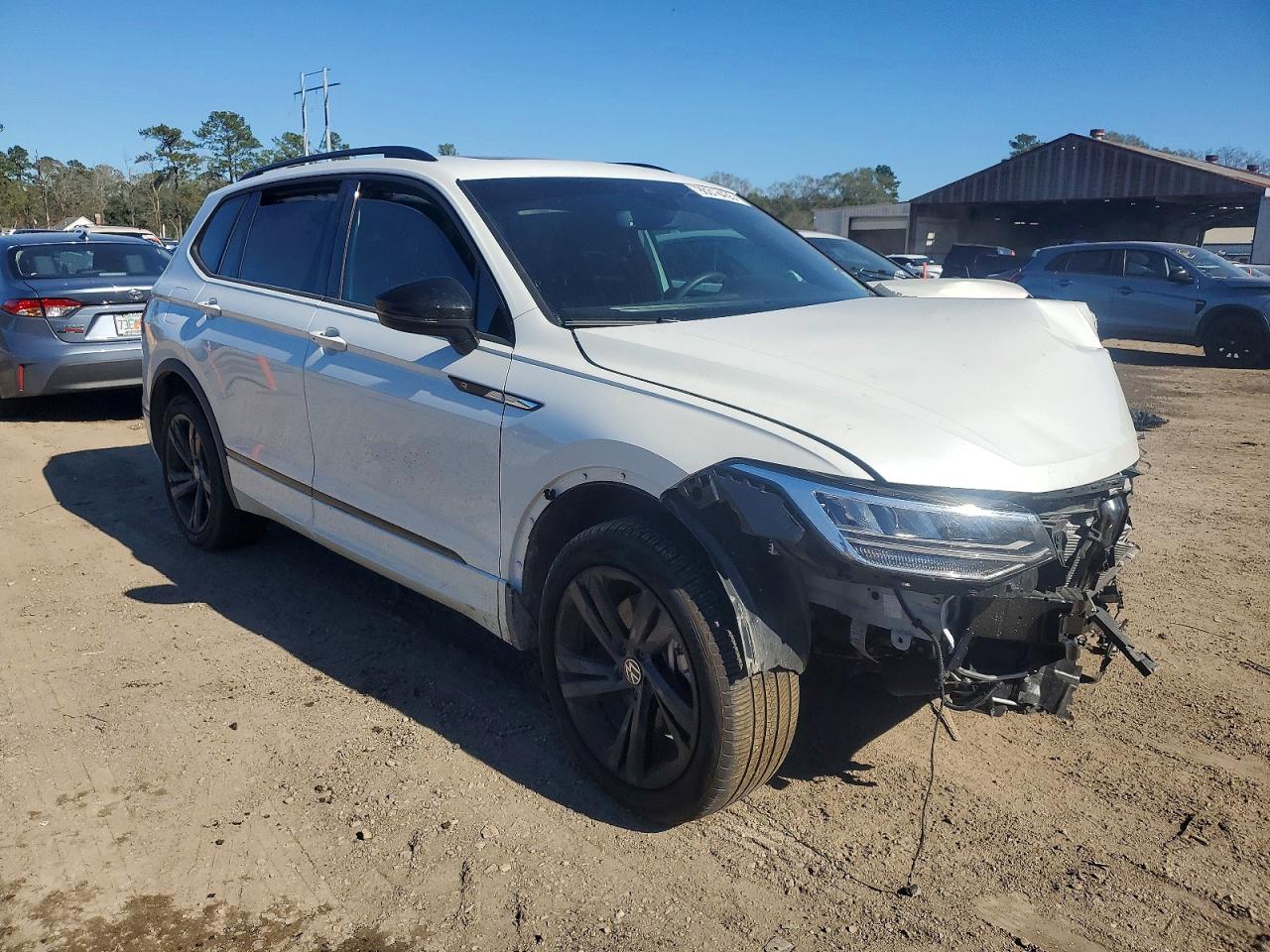 2024 VOLKSWAGEN TIGUAN SE R-LINE BLACK photo 4