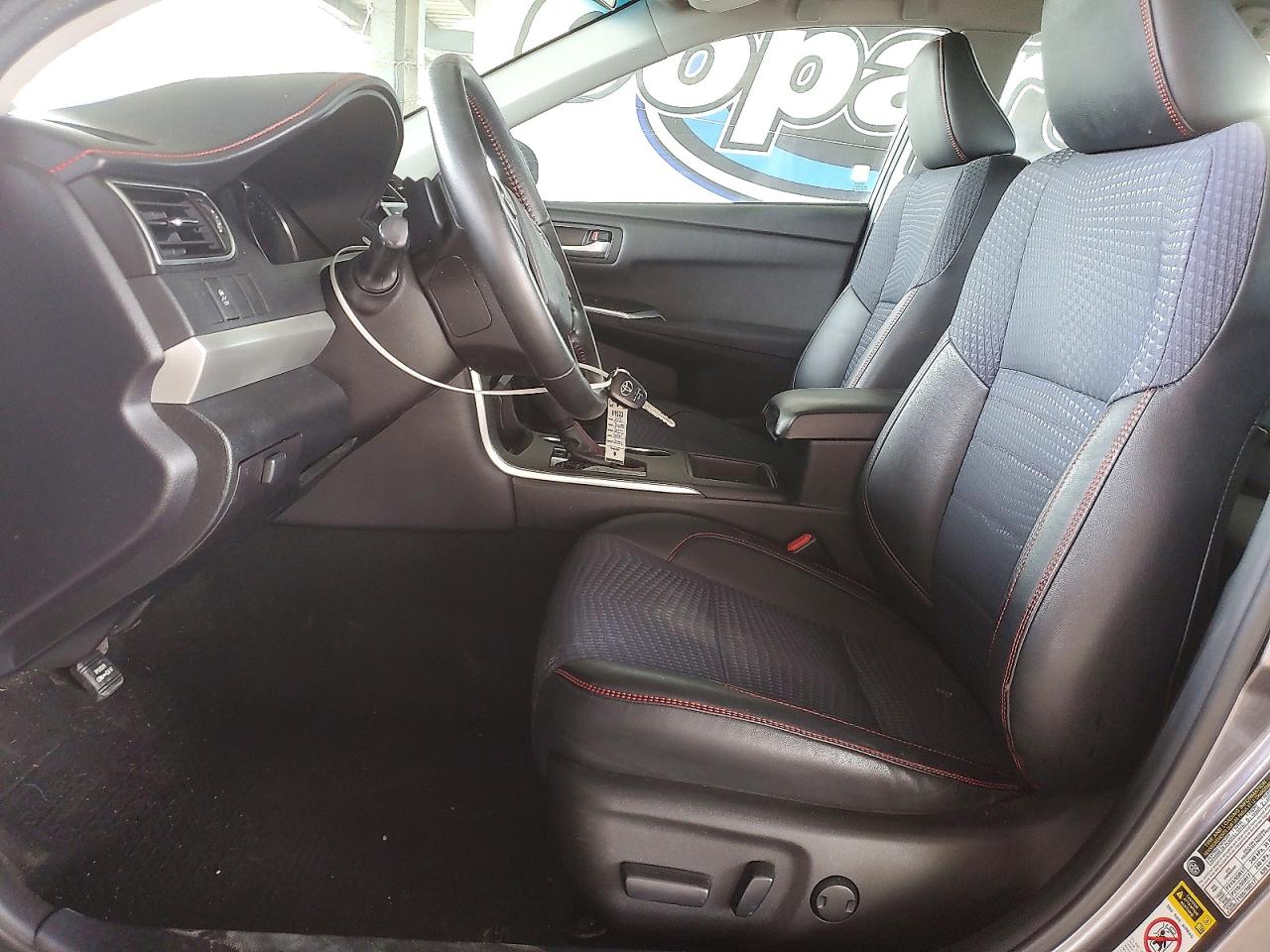 2015 TOYOTA CAMRY LE photo 19