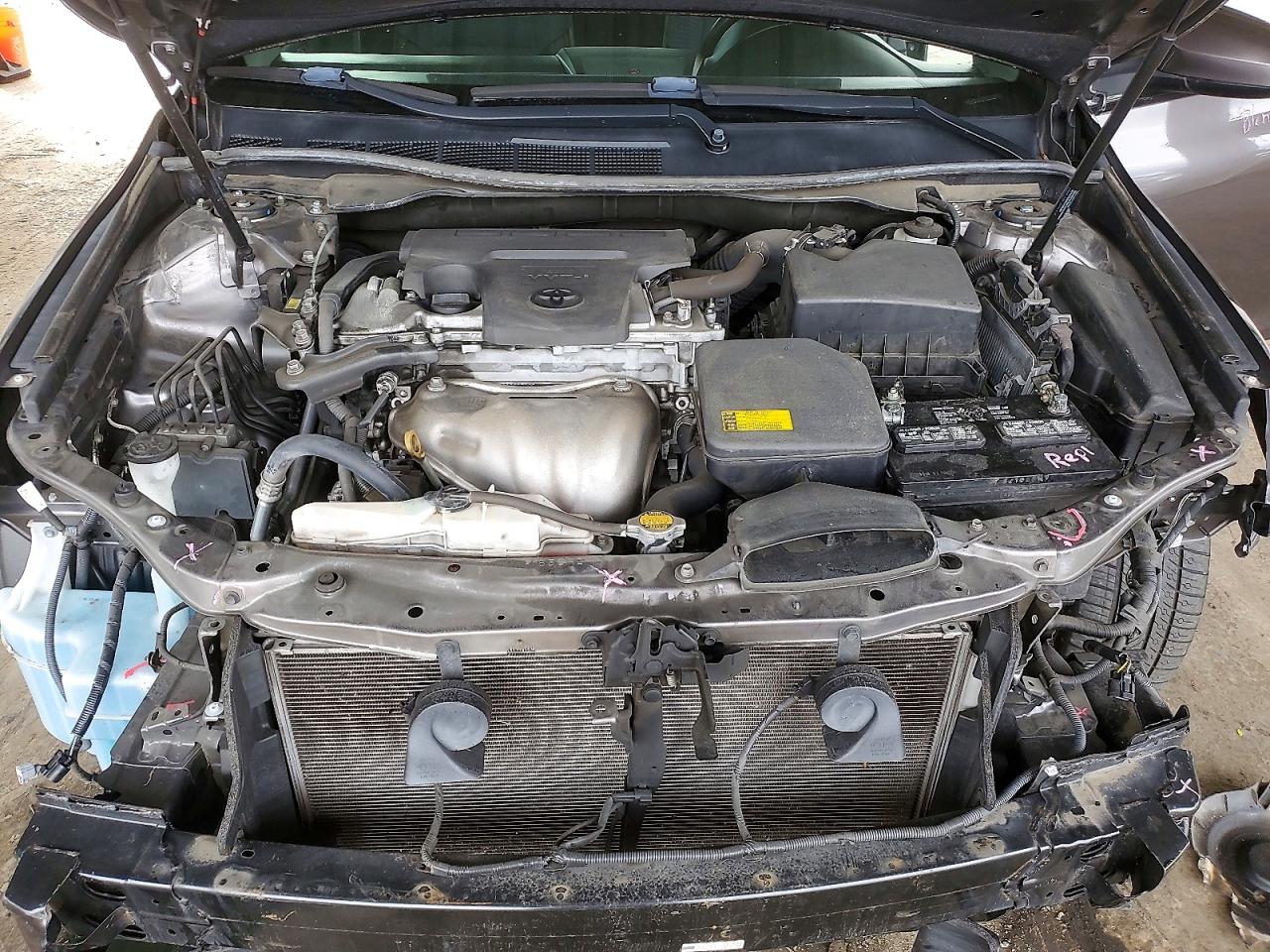 2015 TOYOTA CAMRY LE photo 31