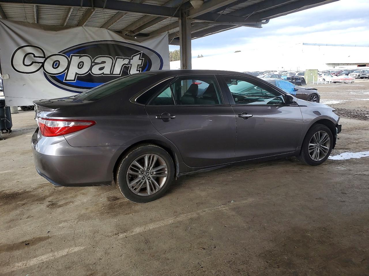 2015 TOYOTA CAMRY LE photo 7