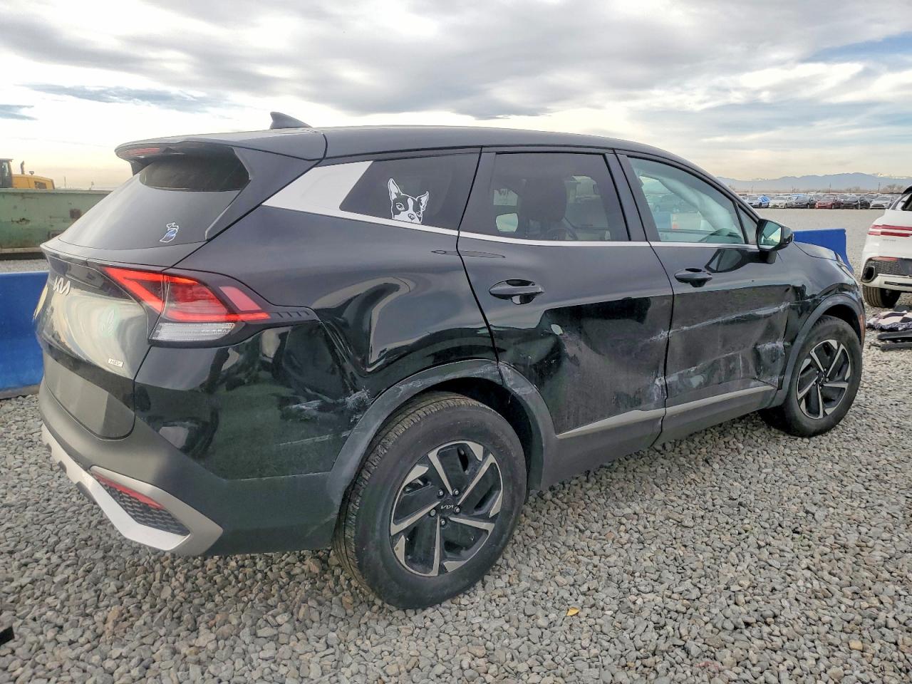 2023 KIA SPORTAGE LX photo 3