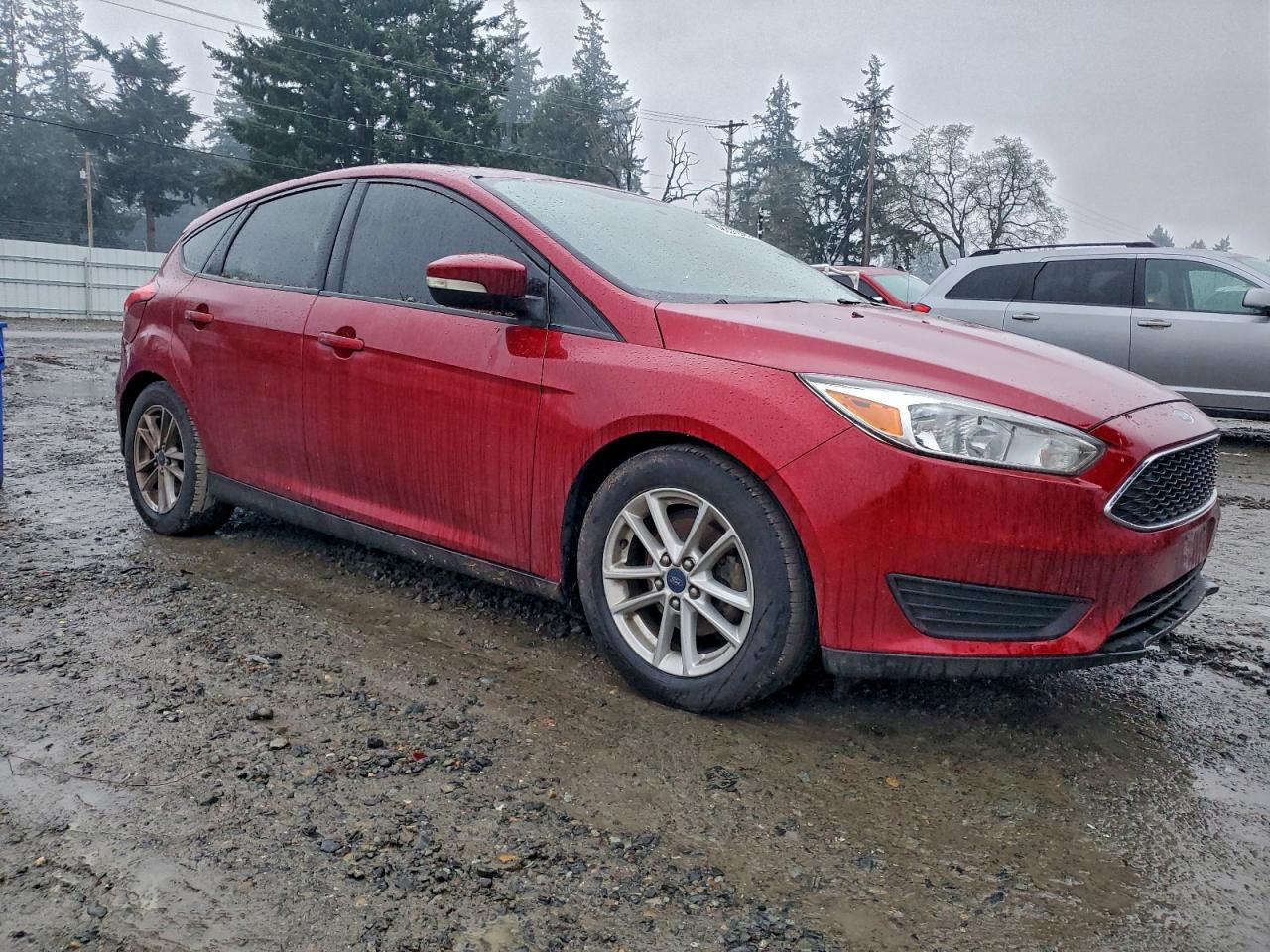 2015 FORD FOCUS SE photo 4
