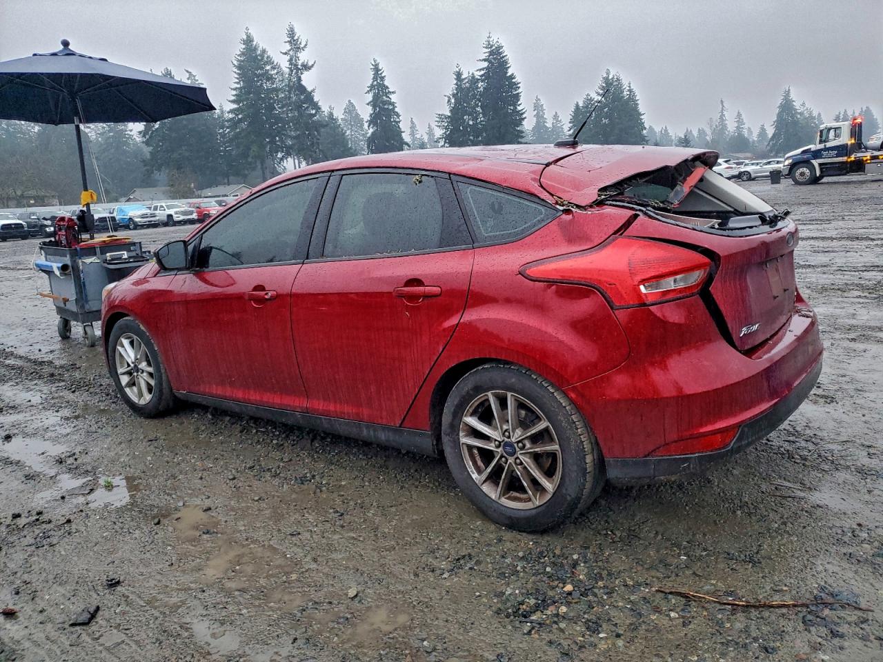 2015 FORD FOCUS SE photo 2