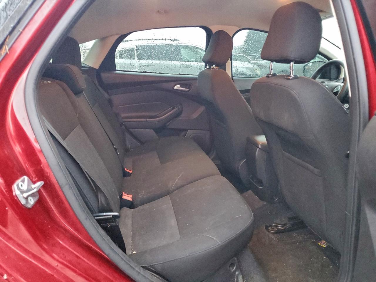2015 FORD FOCUS SE photo 11
