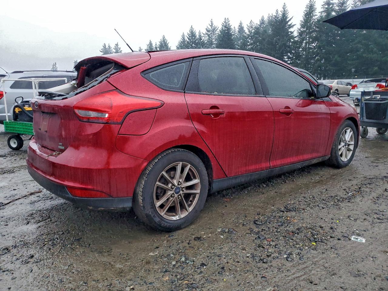 2015 FORD FOCUS SE photo 3