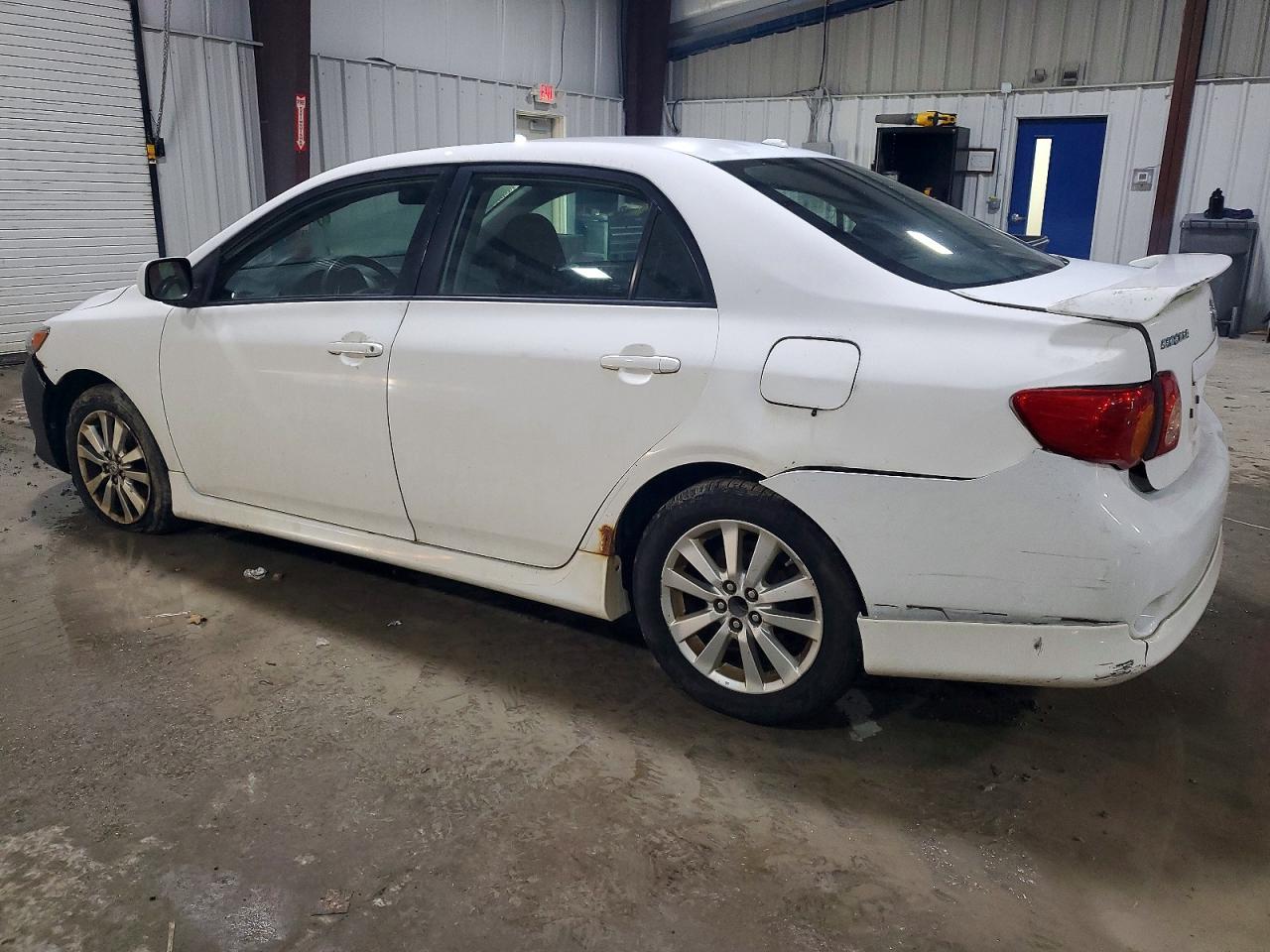 2010 TOYOTA COROLLA BASE photo 4