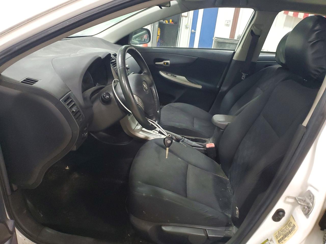 2010 TOYOTA COROLLA BASE photo 19