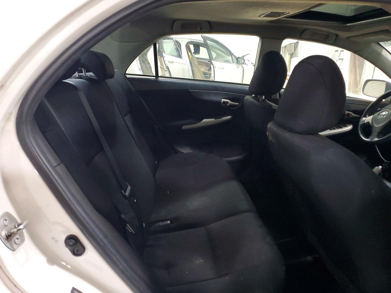 2010 TOYOTA COROLLA BASE photo 28