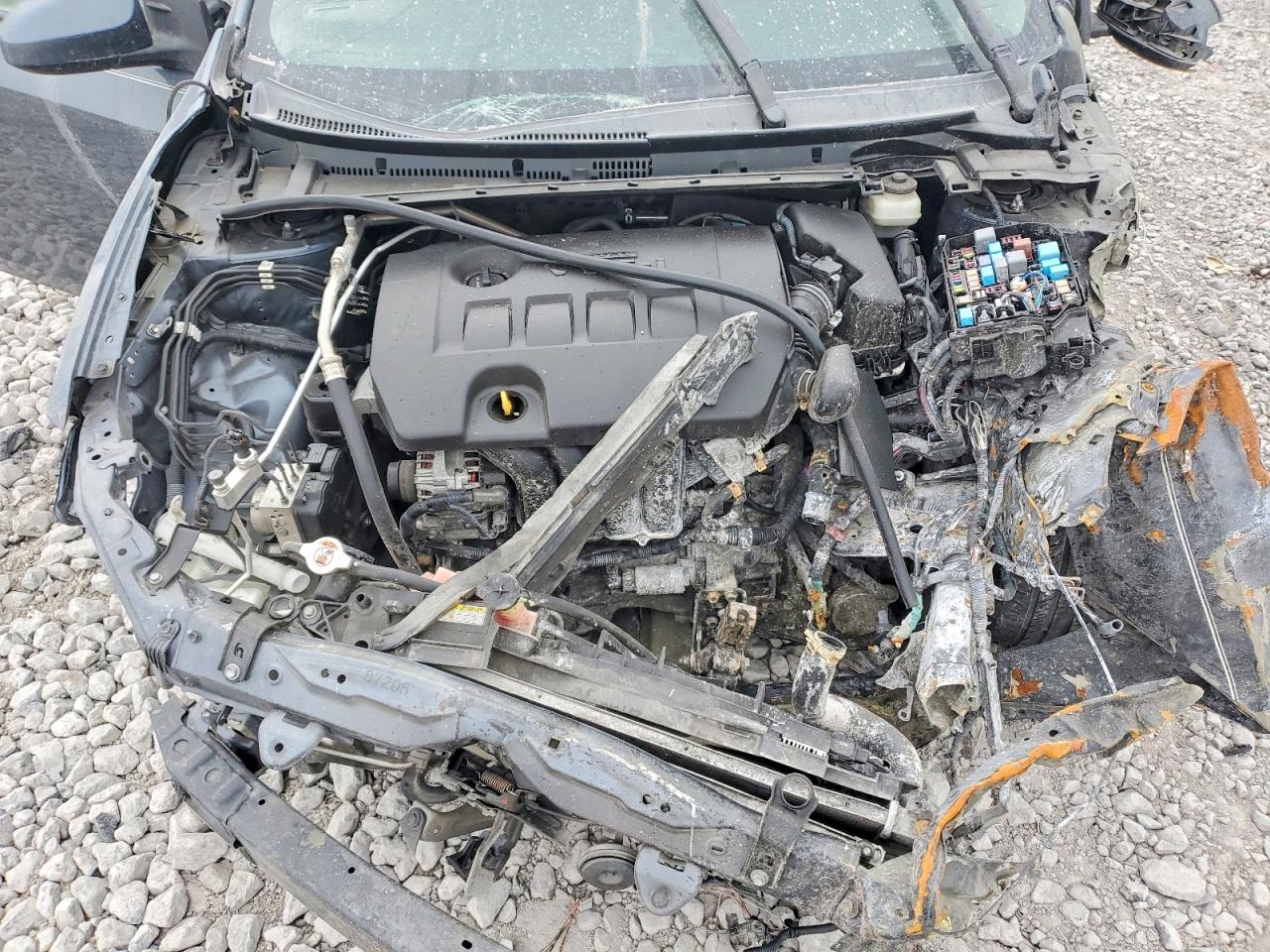 2017 TOYOTA COROLLA L photo 11