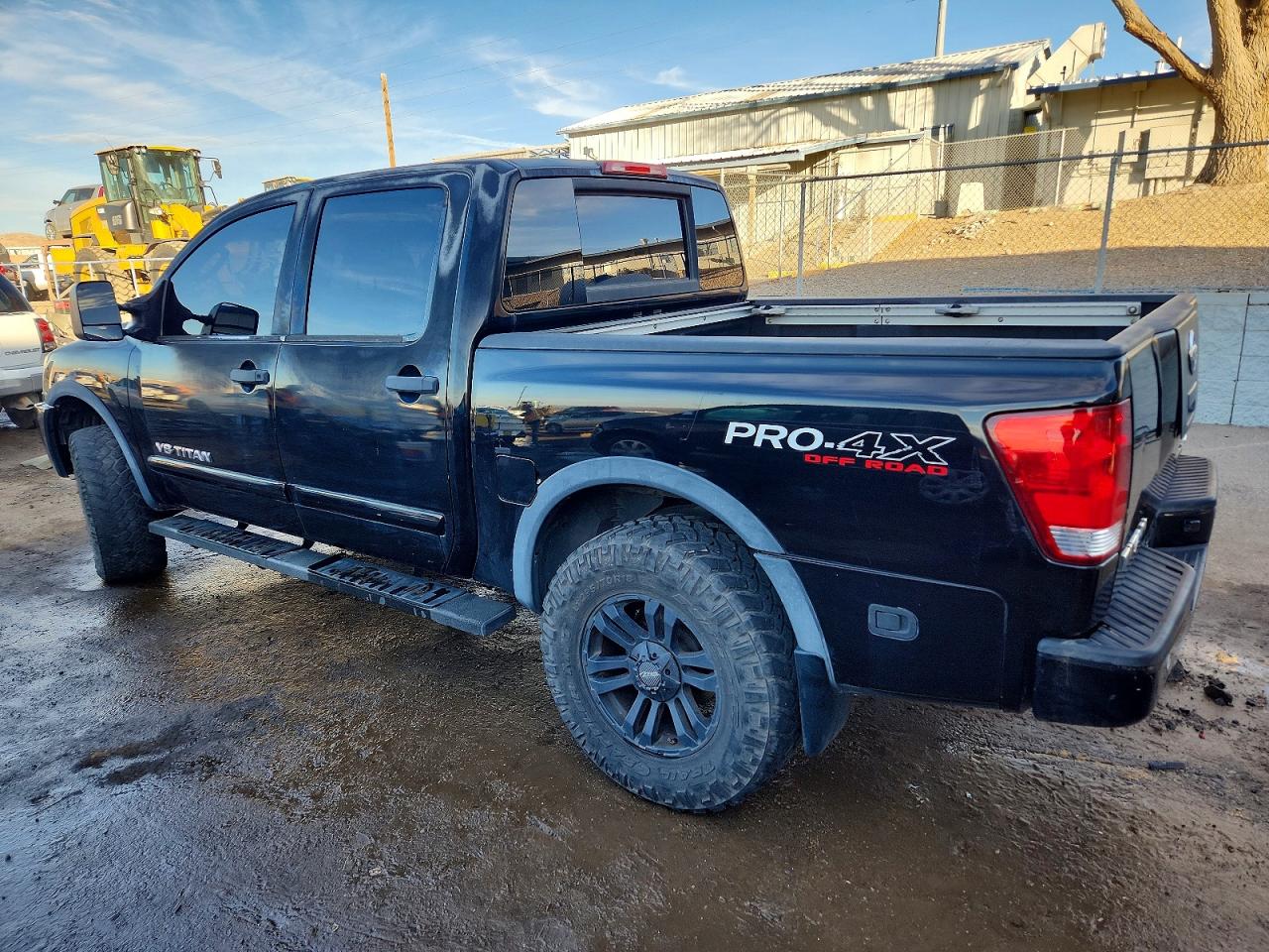 2010 NISSAN TITAN SE photo 2