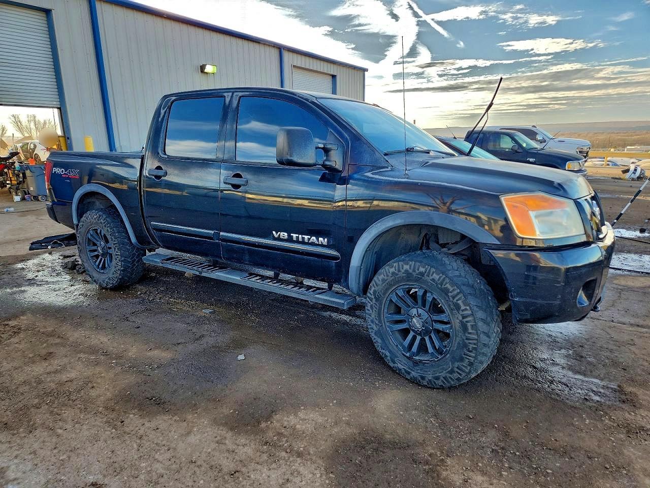 2010 NISSAN TITAN SE photo 4