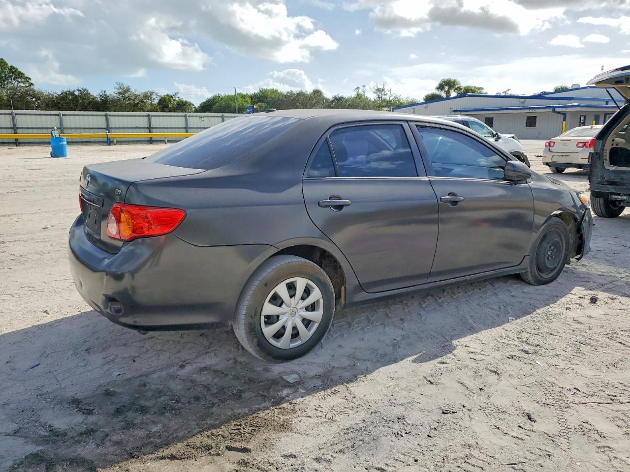 2010 TOYOTA COROLLA BASE photo 3