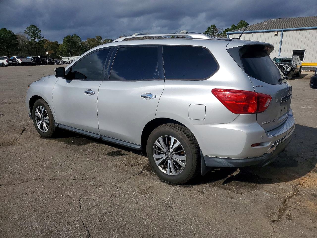 2017 NISSAN PATHFINDER S photo 2