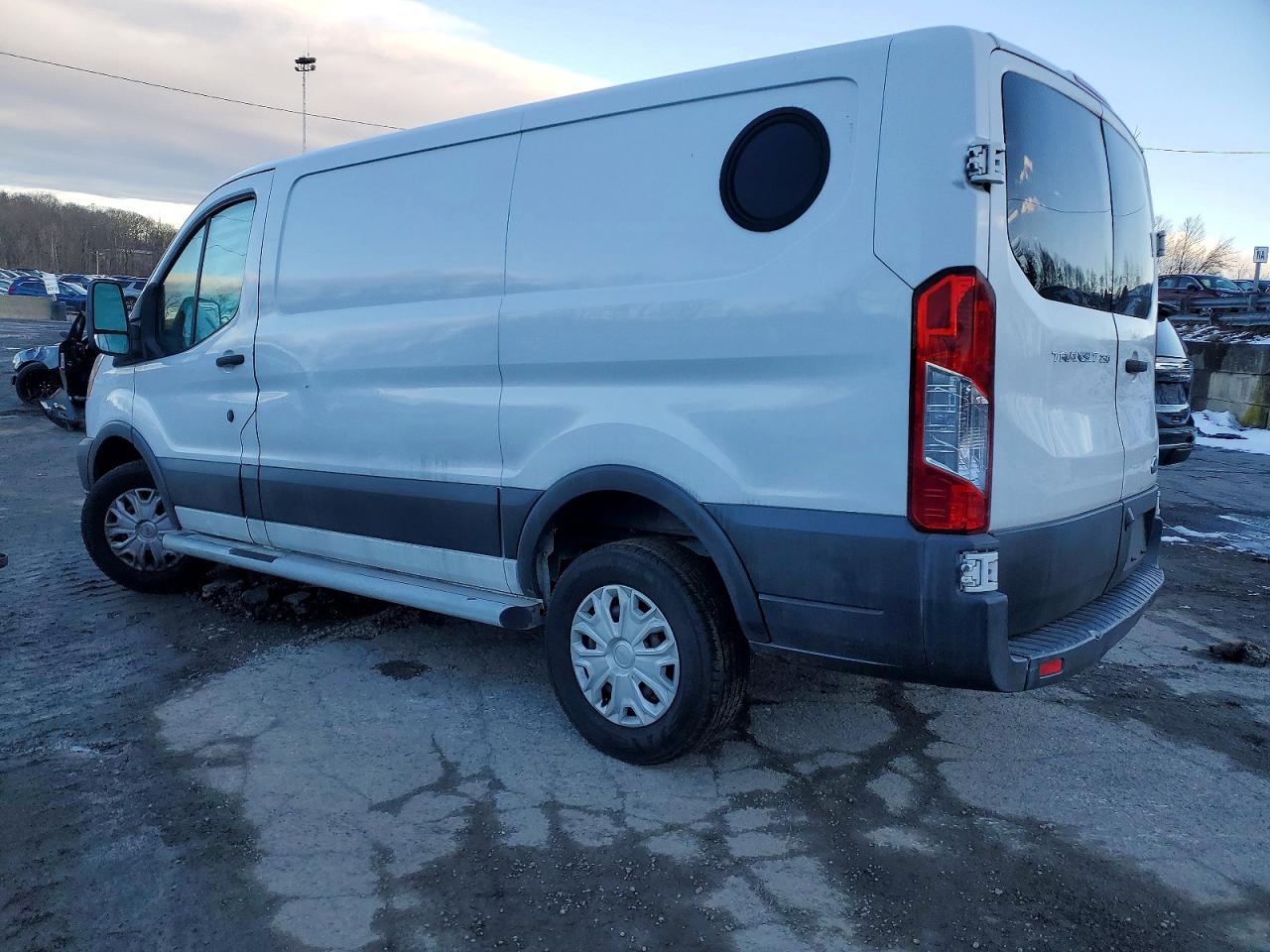 2017 FORD TRANSIT T-250 photo 2