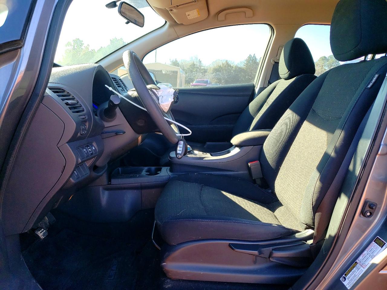 2016 NISSAN LEAF S photo 7