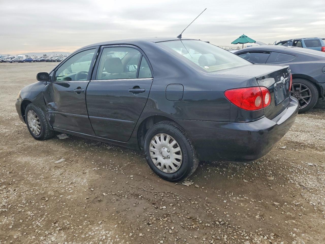 2005 TOYOTA COROLLA CE photo 2
