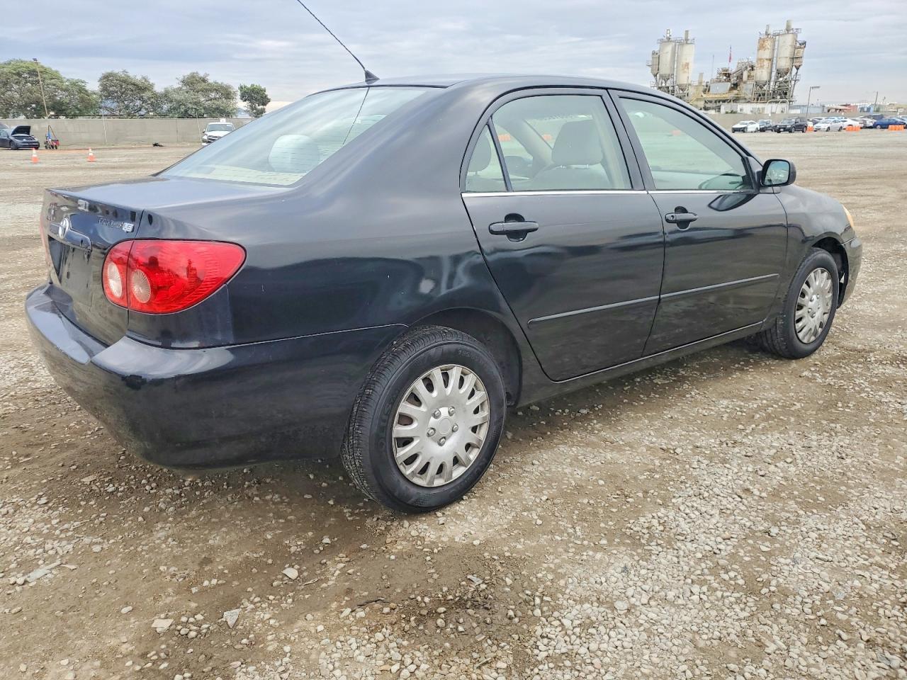 2005 TOYOTA COROLLA CE photo 3