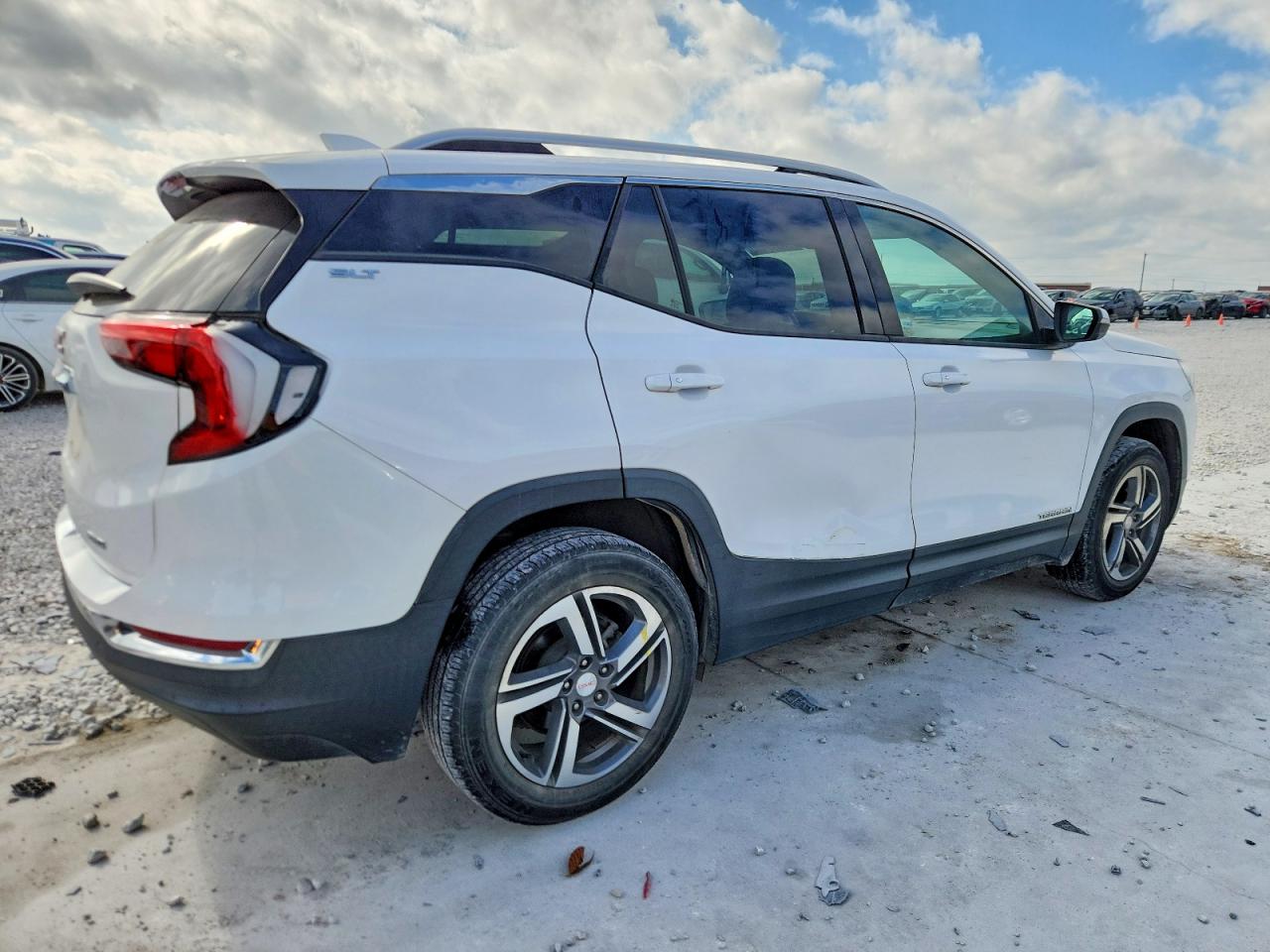 2019 GMC TERRAIN SLT photo 3