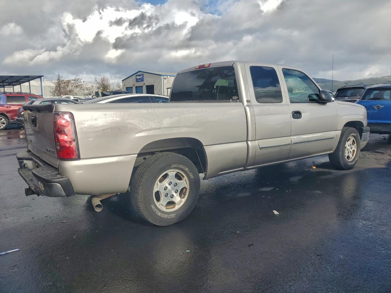 2004 CHEVROLET SILVERADO C1500 photo 3