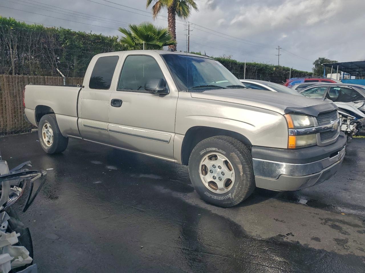 2004 CHEVROLET SILVERADO C1500 photo 4