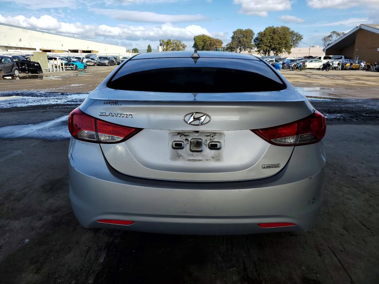2013 HYUNDAI ELANTRA GLS photo 6