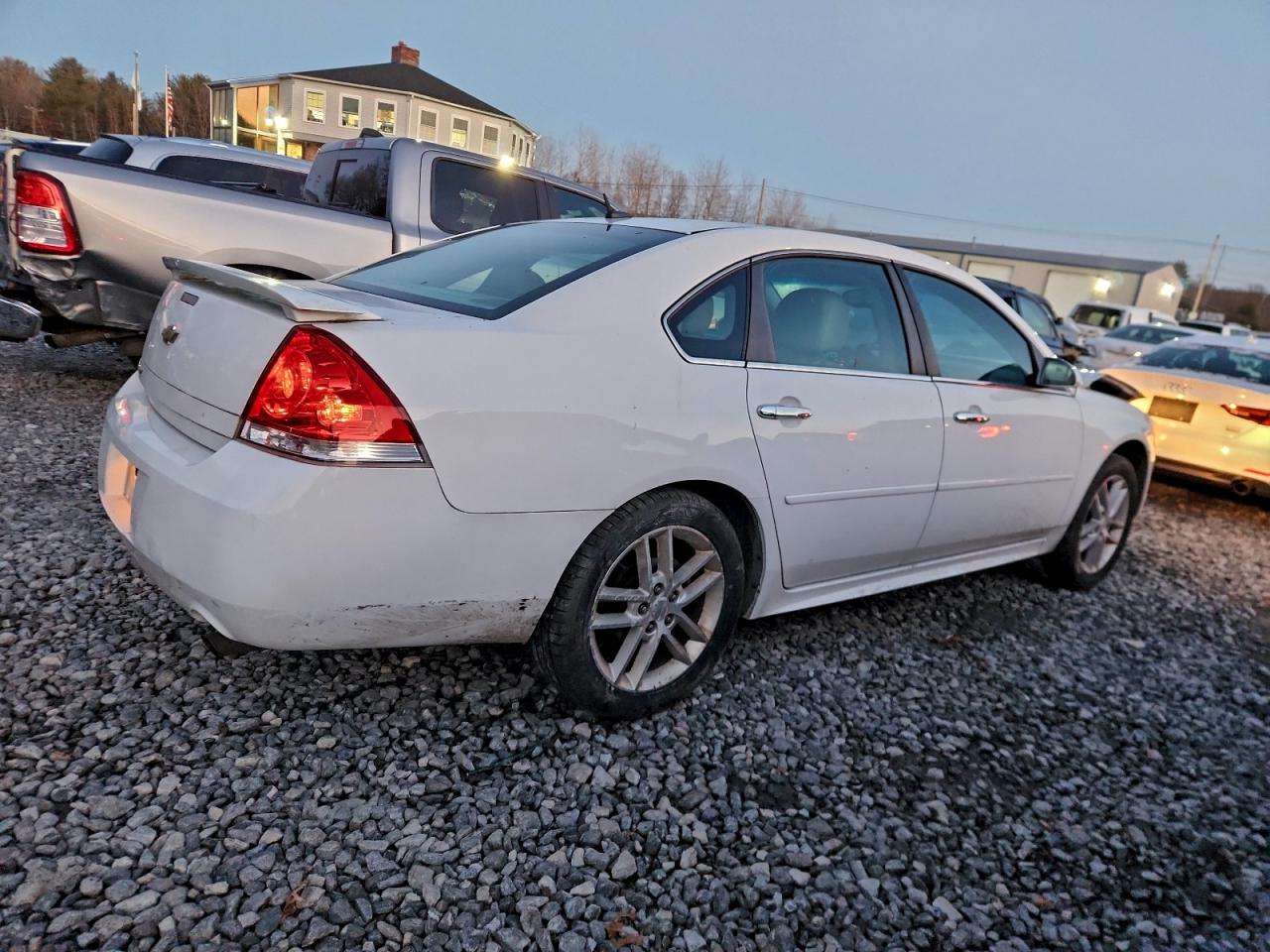 2013 CHEVROLET IMPALA LTZ photo 3