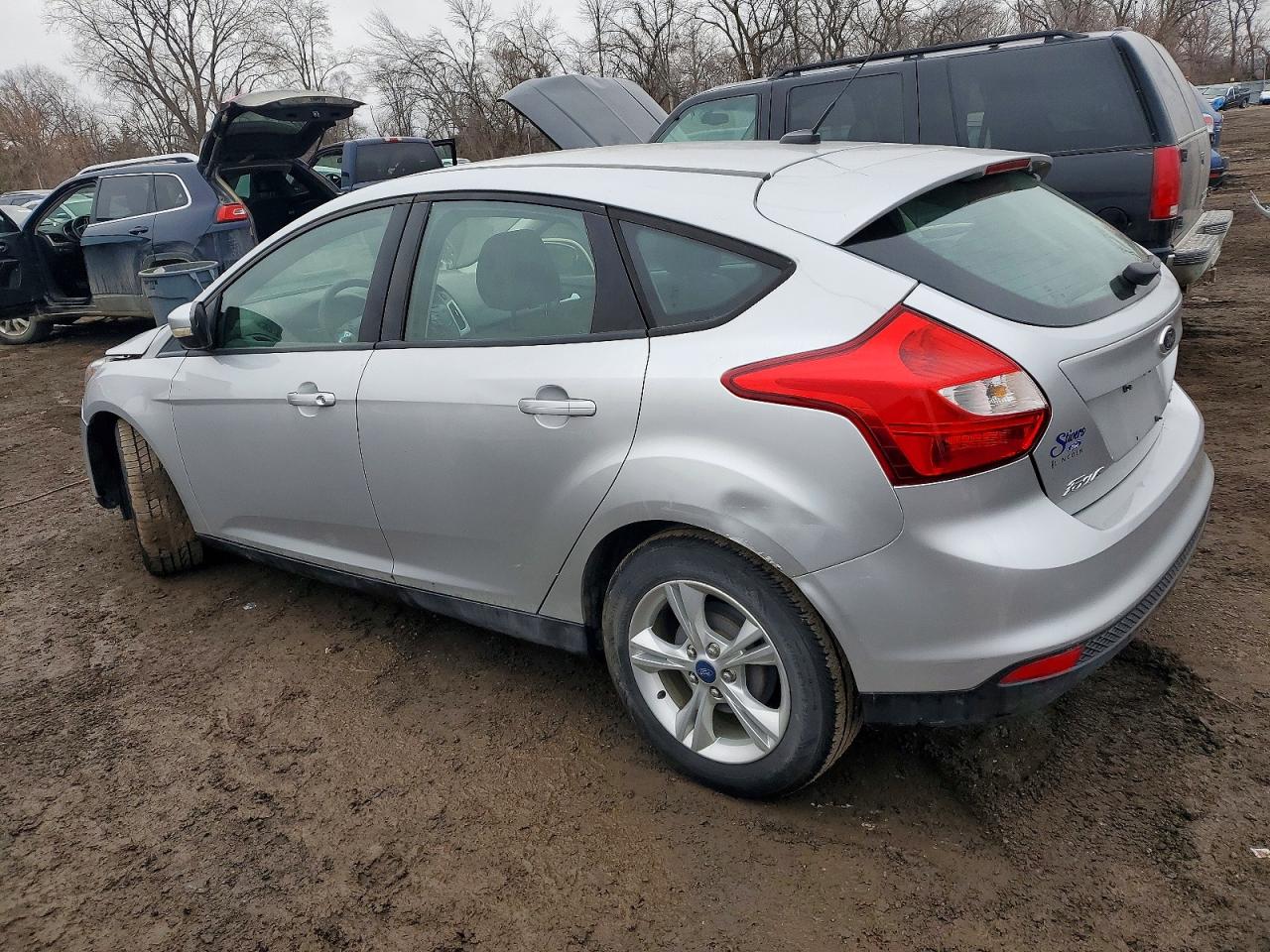 2013 FORD FOCUS SE photo 2