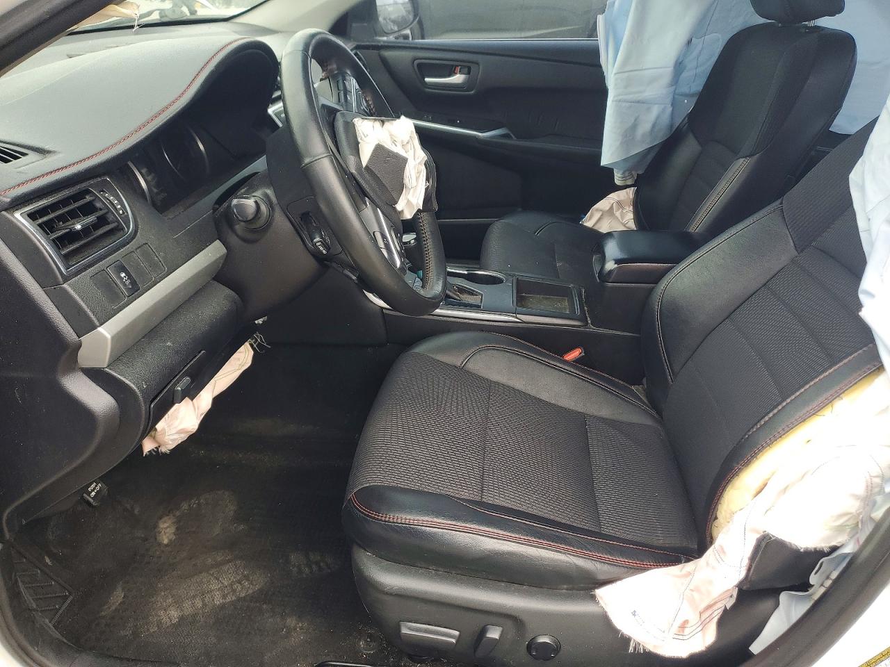 2017 TOYOTA CAMRY LE photo 13