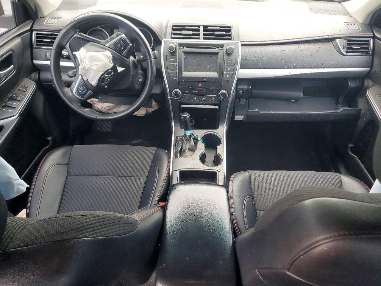 2017 TOYOTA CAMRY LE photo 15