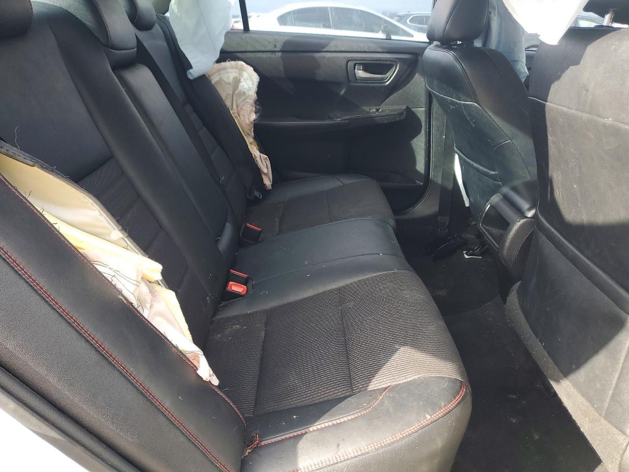 2017 TOYOTA CAMRY LE photo 19