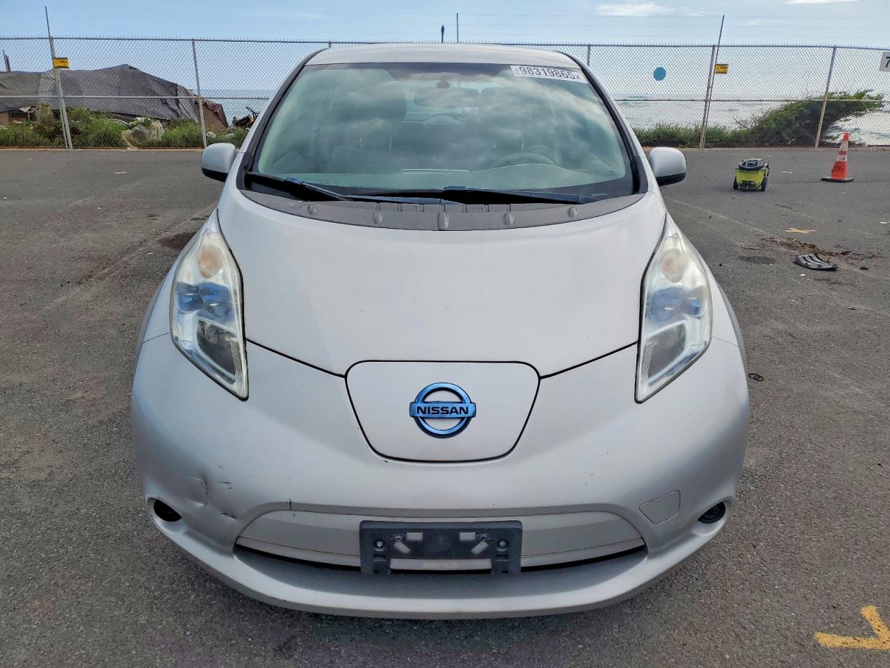 2011 NISSAN LEAF photo 13