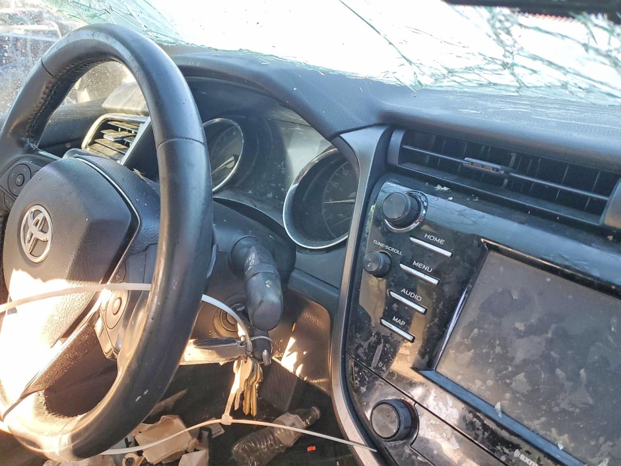 2020 TOYOTA CAMRY SE photo 9