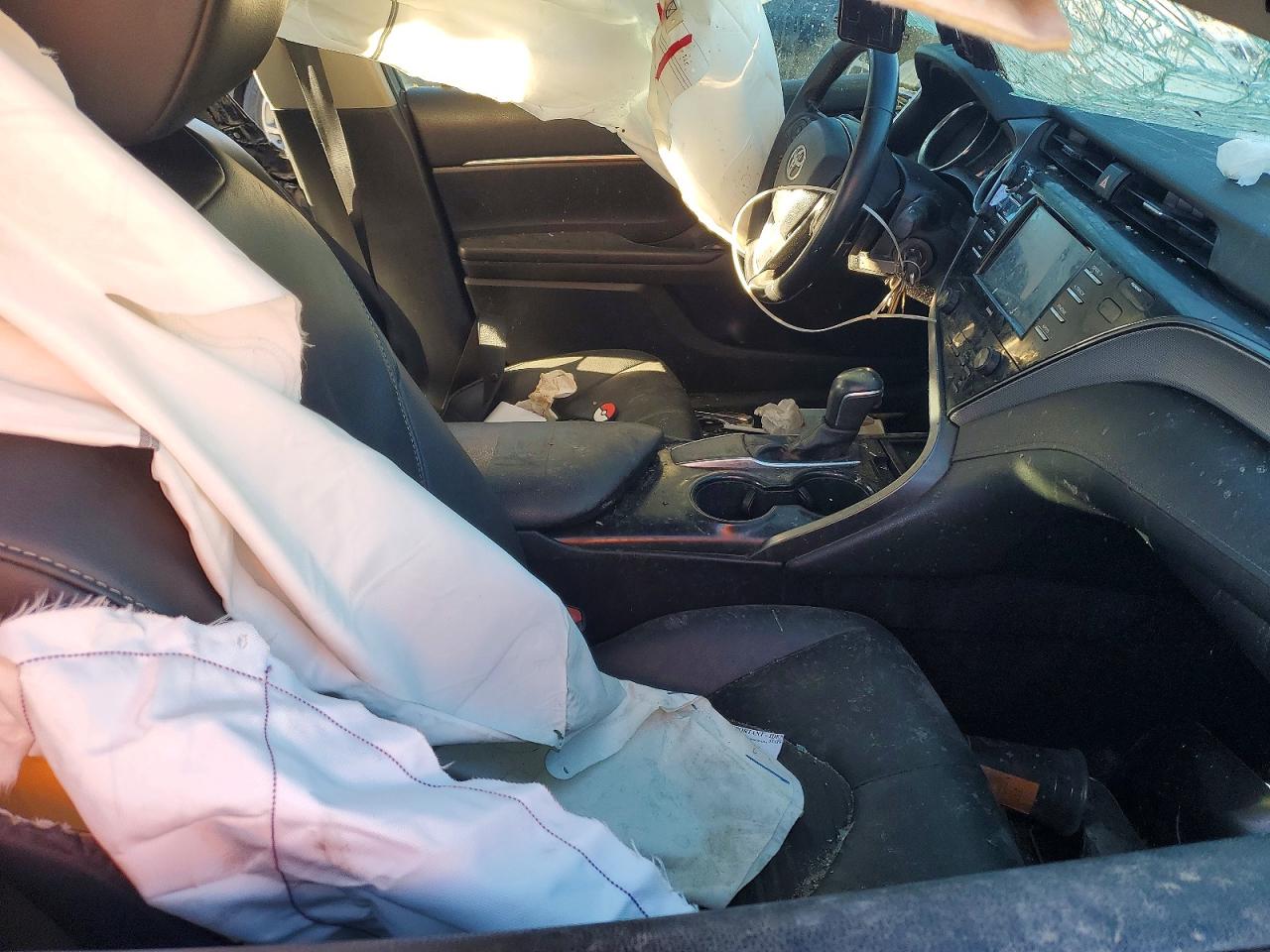 2020 TOYOTA CAMRY SE photo 7