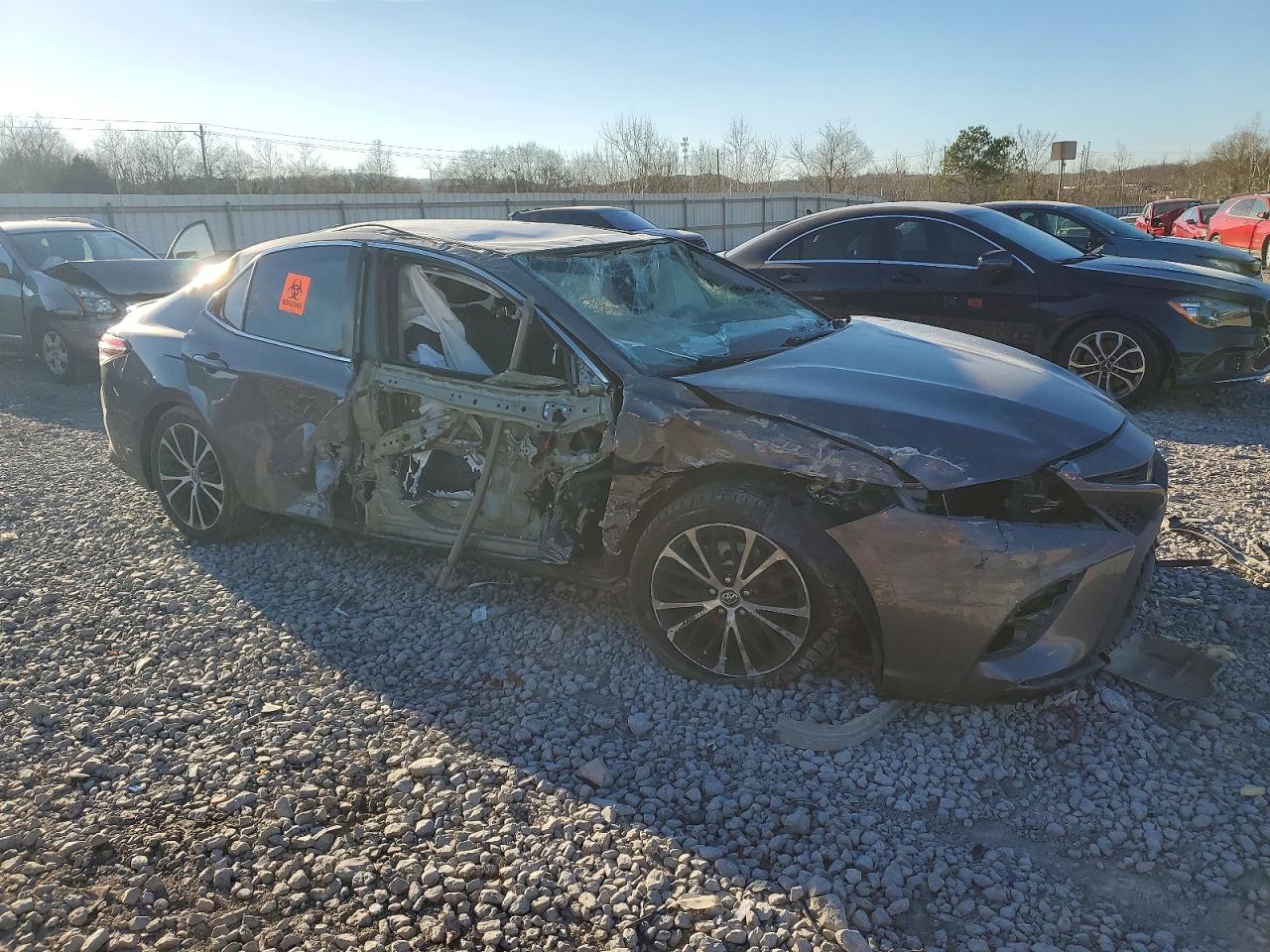 2020 TOYOTA CAMRY SE photo 4