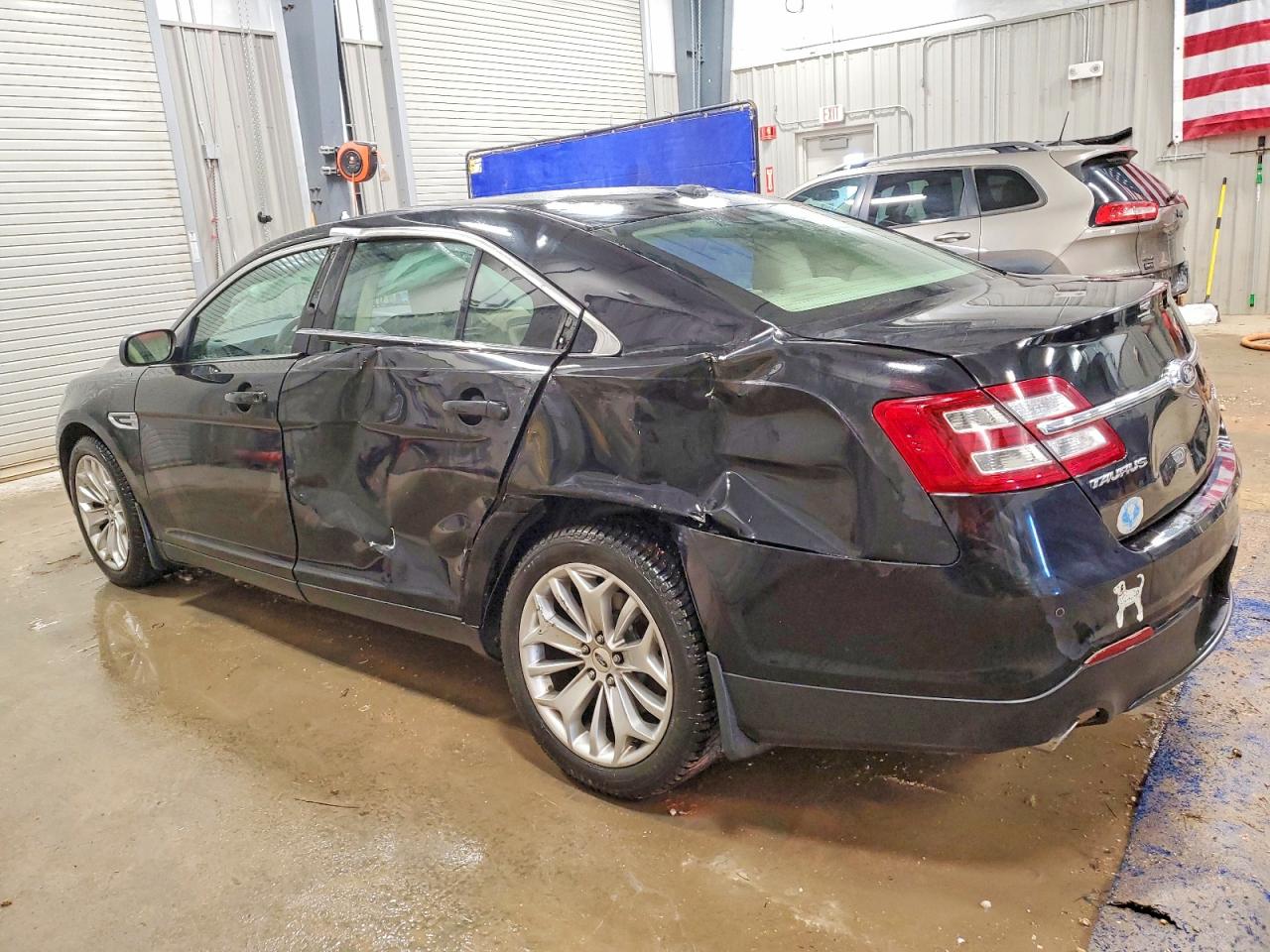 2019 FORD TAURUS LIMITED photo 2